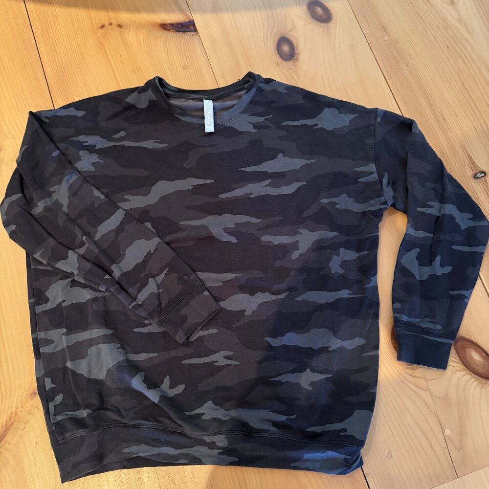 Athleta Women's Large Camo Sweatshirt